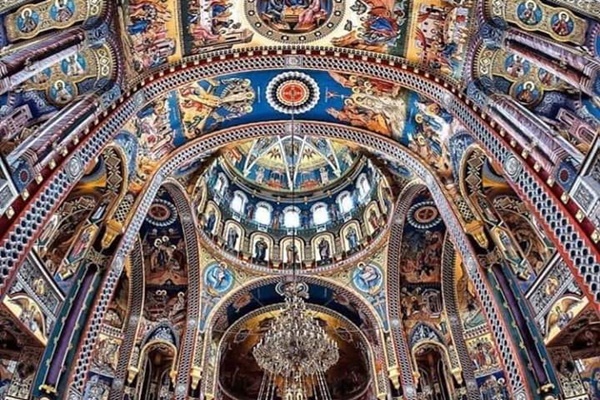 Kathedrale der Heiligen Dreifaltigkeit in Arad